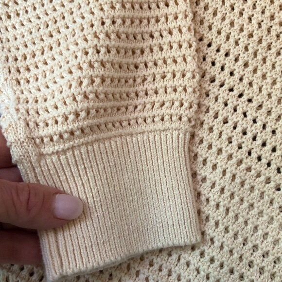 Banana Republic cream colored 100% cool cotton sweater with raglan sleeves - Picture 7 of 11